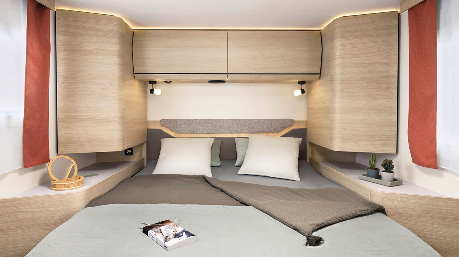 Interior photos RAPIDO Motorhome C86 NIGHT EDITION