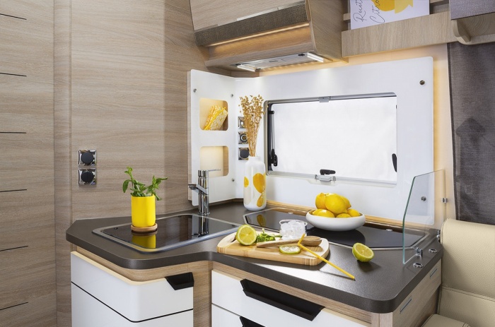 Kitchen 696F